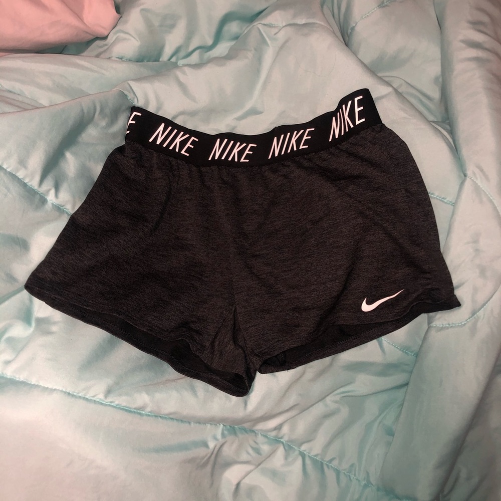 nike shorts fit like women xs-small